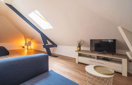 Isles-sur-Suippe Apartment | Cozy L'Azur doré Studio for 2 with Family and Pet Amenities