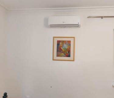 Oborishte Apartment | Cozy Retreat: L&C, Ideal Location with Comfort & Family Perks