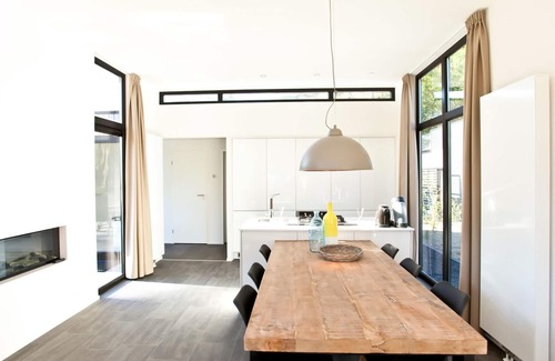 Nijkerk House | Discover L-Cube Plus 6: Lake Views & Spa Retreat