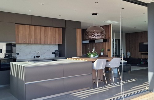 Nages-et-Solorgues Villa | L'Ecrin contemporain