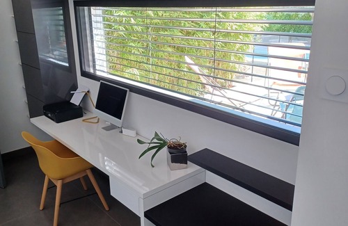 Nages-et-Solorgues Villa | L'Ecrin contemporain