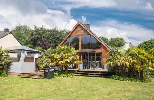 Mur-de-Bretagne House | Relax at L'Ecrin de Bois with Spa & Oceanfront Views