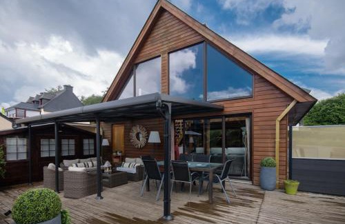 Mur-de-Bretagne House | Relax at L'Ecrin de Bois with Spa & Oceanfront Views