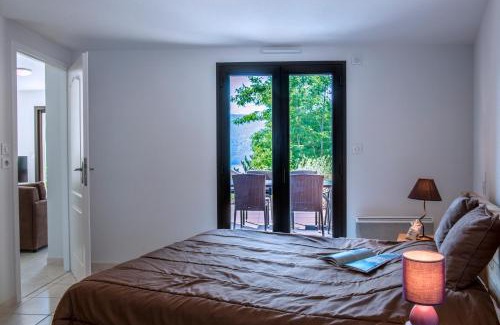 Chorges Resort | Discover L'Ecrin du Lac: Pet-Friendly Beachfront Retreat