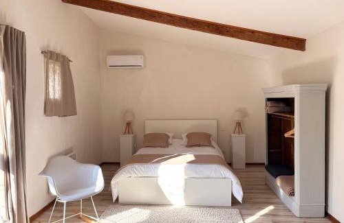 Limoux Apartment | Guest Rated 10/10: Experience L'Ecurie en ville Stay