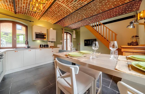 Ennevelin House | Welcoming Farm Cottage at Domaine d'Antan - Pet Friendly!