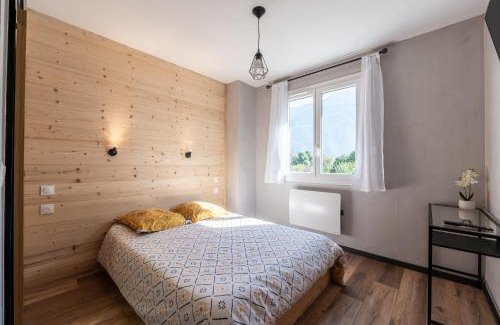 Saint-Etienne-de-Cuines Apartment | Family-Friendly Escape at L' edelweiss Hotel