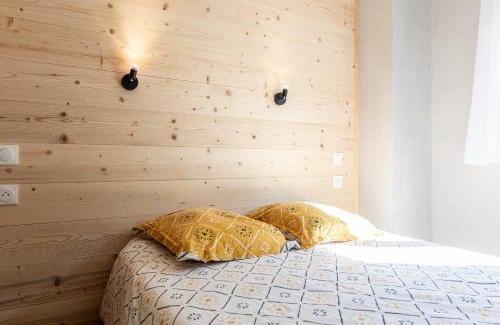 Saint-Etienne-de-Cuines Apartment | Family-Friendly Escape at L' edelweiss Hotel