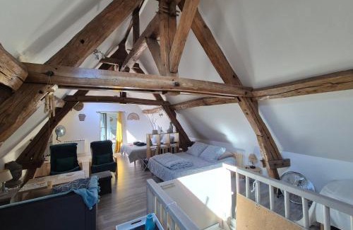 Beaune-la-Rolande House | Discover l'Eden caché: Family-Friendly with Breakfast Included