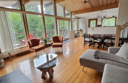 Lac-des-Seize-Iles Ski Chalet | Family-Friendly L'eden des Seize-Iles Cottage Near Attractions