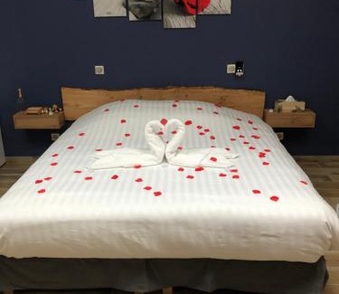 Maisons-Alfort Apartment | Indulge at L EDEN: Love Room with Spa & Hot Tub Bliss
