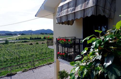 Rivoli Veronese Apartment | Family-Friendly L'edera Apartment with Excellent Guest Ratings