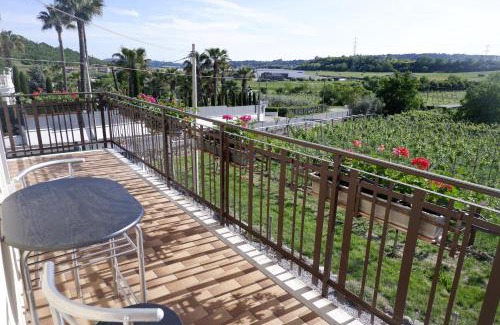Rivoli Veronese Apartment | Family-Friendly L'edera Apartment with Excellent Guest Ratings