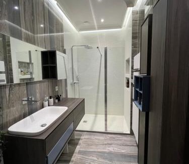 Barbatre Apartment | Luxury Stay at L'Emperador: Guest Rated 10/10 with Breakfast