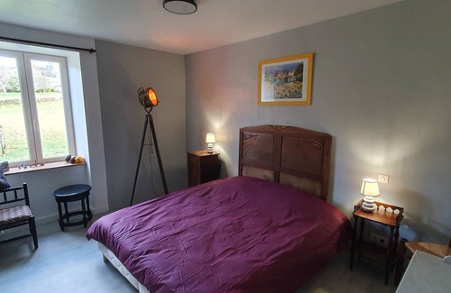 La Croisille-sur-Briance House | Charming L'Enclos du Bélier: Gîte & B&B with Breakfast