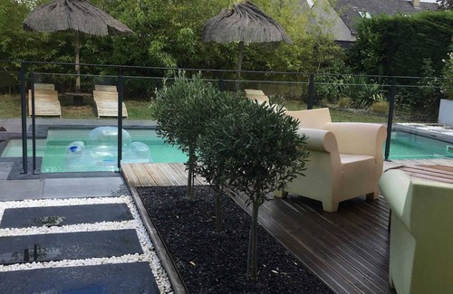Saint-Jean-des-Mauvrets Cottage | Discover Anvil: Family-Friendly Lodges with Pool Access