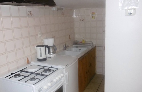 Mostuejouls House | Cozy L'endurme Self-Catering Cottage with Ocean Views