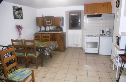 Mostuejouls House | Cozy L'endurme Self-Catering Cottage with Ocean Views