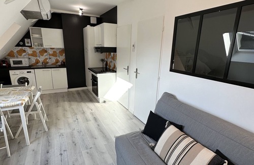 Nay Apartment | New City-Center Apartment: Rated 10/10 & Pet Friendly