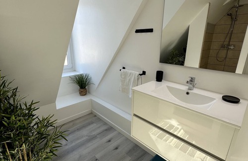 Nay Apartment | New City-Center Apartment: Rated 10/10 & Pet Friendly