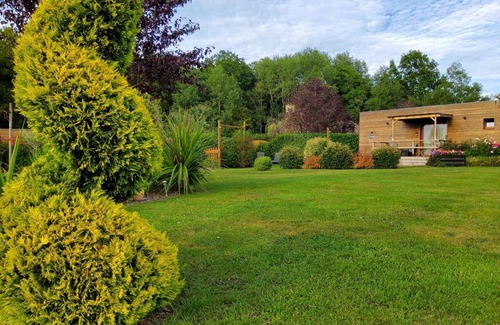 Courtonne-la-Meurdrac Bed & Breakfast | Exceptional Stay at L'Ensoleillée Au Doux Refuge, Rated 9.6