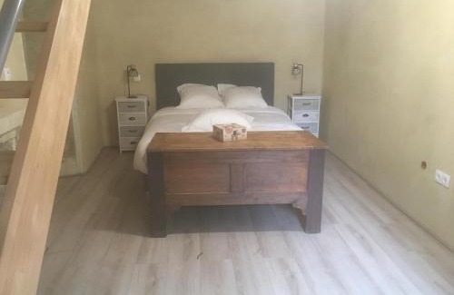 Saint Viaud Apartment | Discover L EntreDeux: Pet-Friendly with Ocean Views