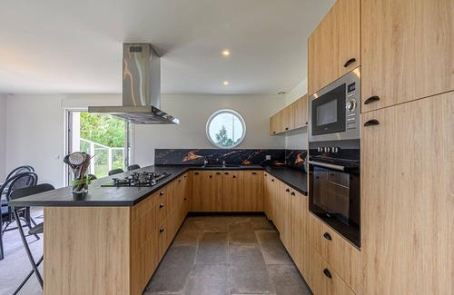 Theix-Noyalo House | L'Envolée de Charme - Maison à 10m de Vannes