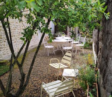 Champdeniers-Saint-Denis House | Guest Rated: 9.8 at L'ENVOLEE - Ideal for Families
