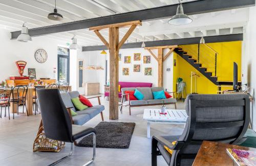 Joue-sur-Erdre House | Discover L'erdre au moulin: Family-Friendly & Accessible Stay
