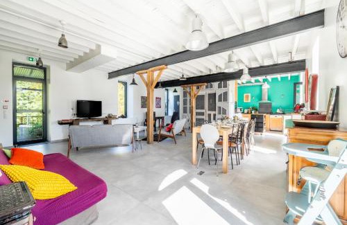 Joue-sur-Erdre House | Discover L'erdre au moulin: Family-Friendly & Accessible Stay