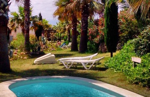 L'Escala Apartment | Beautiful L' Escala Resort with Oceanfront Pool & Breakfast