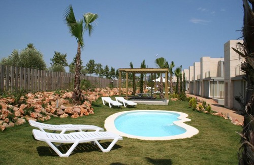 L'Escala Apartment | Beautiful L' Escala Resort with Oceanfront Pool & Breakfast