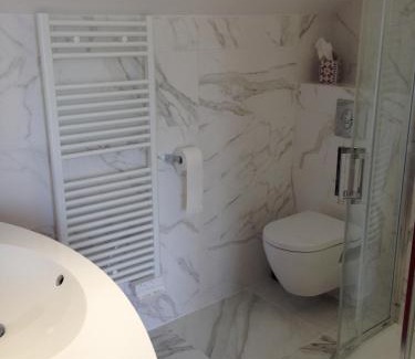 Bligny-les-Beaune Bed & Breakfast | Unforgettable Stays at L'Escale de Jules et Lily Hotel