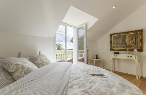 Bligny-les-Beaune Bed & Breakfast | Unforgettable Stays at L'Escale de Jules et Lily Hotel