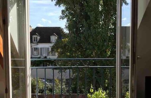 Neauphle-le-Chateau Apartment | Family-Friendly Retreat at L'escale de Neauphle, Versailles