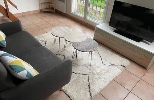 Neauphle-le-Chateau Apartment | Family-Friendly Retreat at L'escale de Neauphle, Versailles