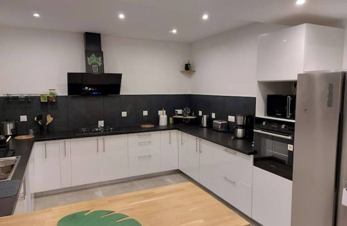 Petite-ÃŽle Villa | Experience L'escale des Deux Rivière: Pet-Friendly Retreat