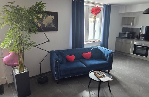 Calais City Center Apartment | Intimate Retreat at L'escale du Desir with Private Spa