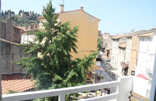 Cassis Apartment | Discover L'ESCALE Duplex: Oceanfront Bliss in Village Center