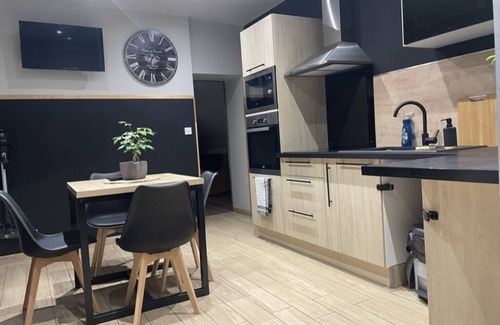 Auxerre Apartment | Discover L'Escale Féerique: Guest Rated 9.8, Pet Friendly!