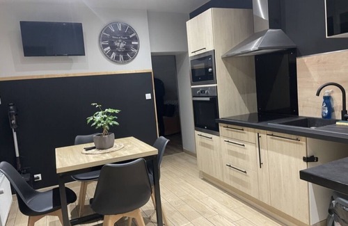 Auxerre Apartment | Discover L'Escale Féerique: Guest Rated 9.8, Pet Friendly!