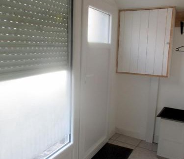 Castillon-la-Bataille House | Discover L'Escale: Pet-Friendly Retreat with Top Reviews