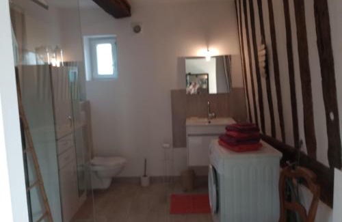 Cormeilles Apartment | Pet Friendly Getaway at L'Escale - Guest Rated 10/10