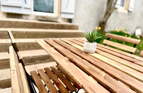 Nevers Apartment | Discover L’escale Jean Jaurès: Exceptional Pet-Friendly Stay