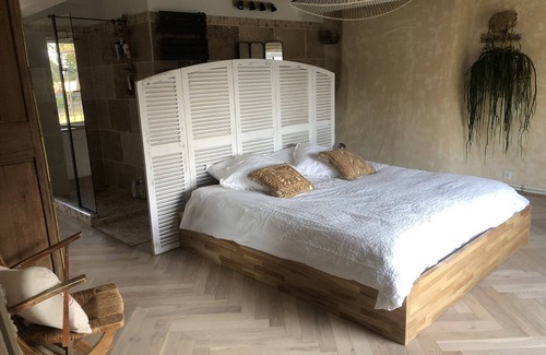 Hudimesnil Bed & Breakfast | Cozy Getaway at L'escale Le Giré with Complimentary Breakfast