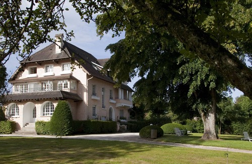 Forges-les-Bains Apartment | Relaxing Retreat at L'ESCALE - Guesthouse Near Thermal Baths