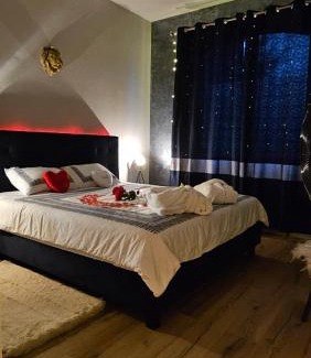 Tournai Bed & Breakfast | Relaxing L Escale Spa Privatif with Hot Tub & Child-Friendly Amenities