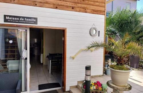 Vichy House | Pet-Friendly L'Escale VICHY with Oceanfront Views