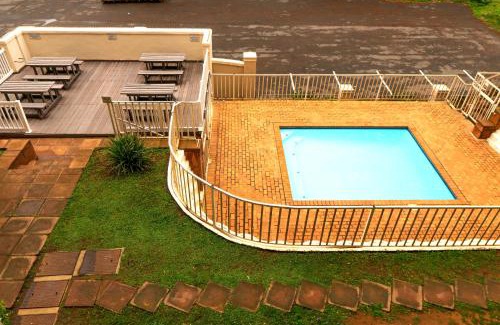 Kingsborough Apartment | Discover L'escalier Cabanas 107: Oceanfront Bliss & Comfort