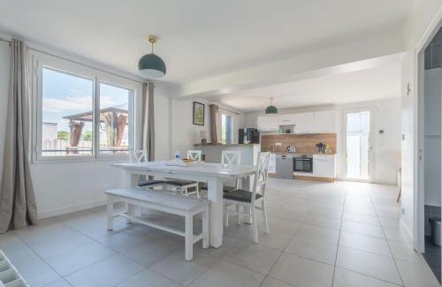 Saint-Marc-sur-Mer House | Family-Friendly L'Escampette - Just 650m from the Beach